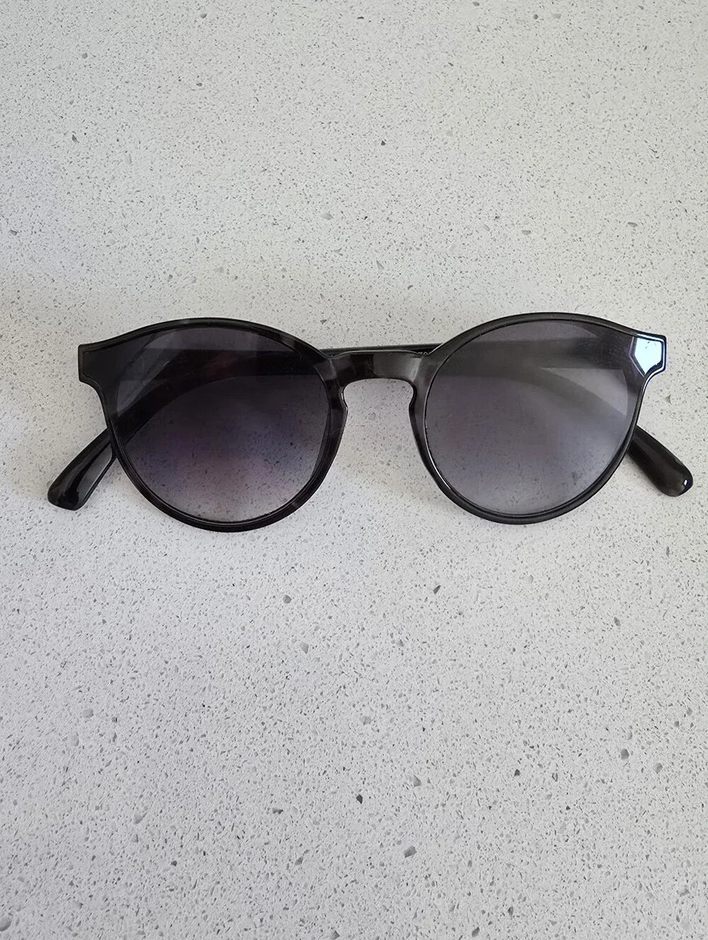 Round Black Gradient Sunglasses